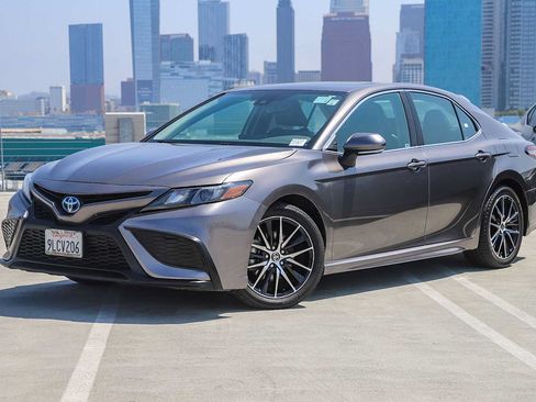 Used 2024 Toyota Camry SE w/ Audio Upgrade Package FWD image 1