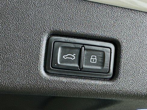 Used 2025 Audi Q5 Premium Plus w/ Premium Plus AWD/4WD image 42