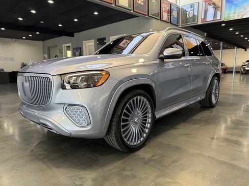 Used 2026 Mercedes-Benz Maybach GLS 600 image 2
