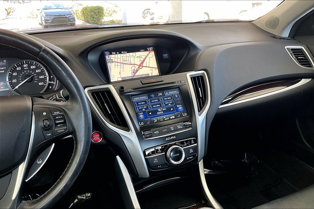 Used 2016 Acura TLX w/ Technology Package FWD image 9