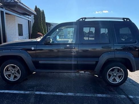 Used 2005 Jeep Liberty Renegade w/ Luxury Group AWD/4WD image 6