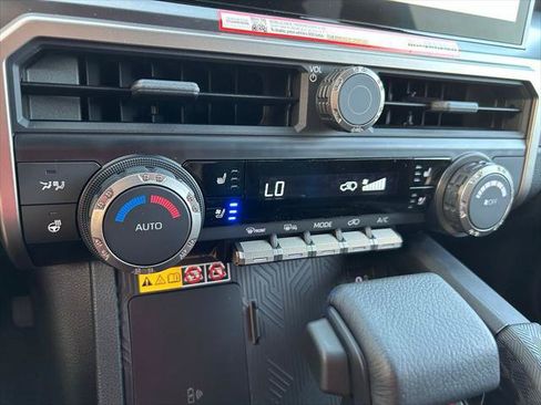 Used 2025 Toyota 4Runner TRD Off-Road Premium AWD/4WD image 26