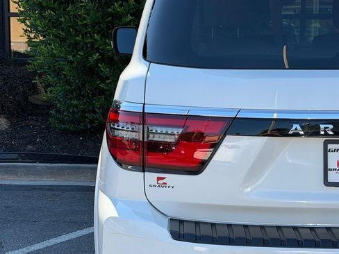 Used 2022 Nissan Armada Platinum w/ Captain's Chairs Package RWD image 15