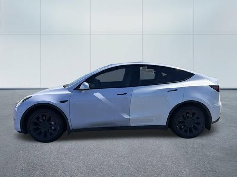 Used 2023 Tesla Model Y Long Range AWD/4WD image 10