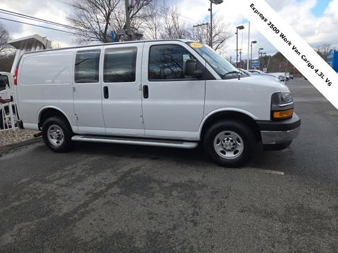 Used 2024 Chevrolet Express 2500 w/ Driver Convenience Package image 3