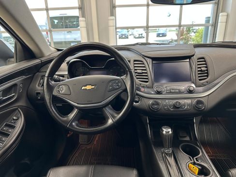 Used 2018 Chevrolet Impala LT image 16