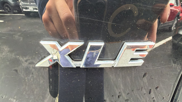 Used 2022 Toyota RAV4 XLE Premium FWD image 10