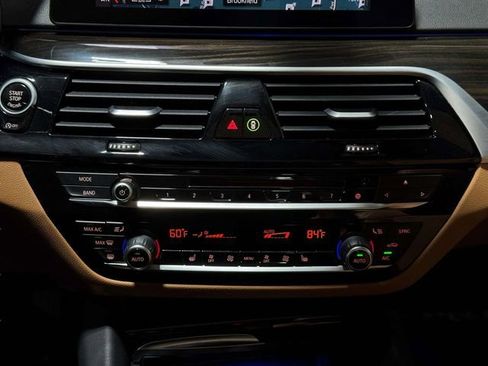 Used 2019 BMW 530i xDrive AWD/4WD image 21