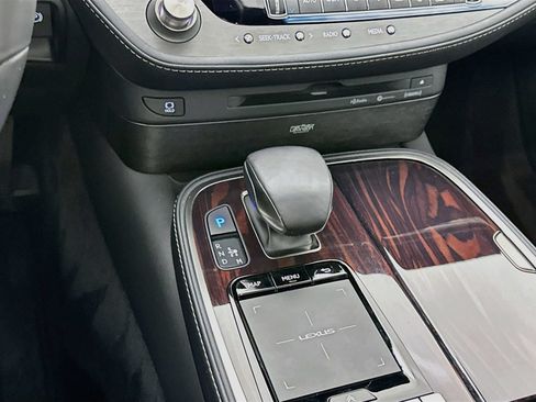 Used 2019 Lexus LS 500 w/ Interior Upgrade Package RWD image 18