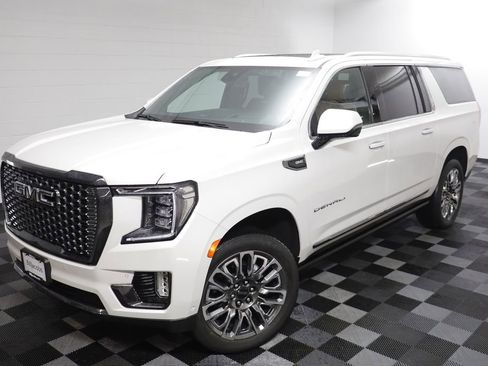 Used 2024 GMC Yukon XL Denali Ultimate image 2