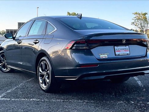 Used 2023 Honda Accord EX image 10