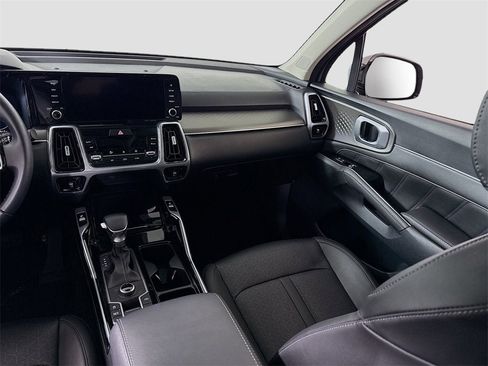 Used 2023 Kia Sorento SX image 17