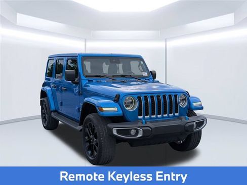 Used 2022 Jeep Wrangler Unlimited Sahara w/ Safety Group AWD/4WD image 9