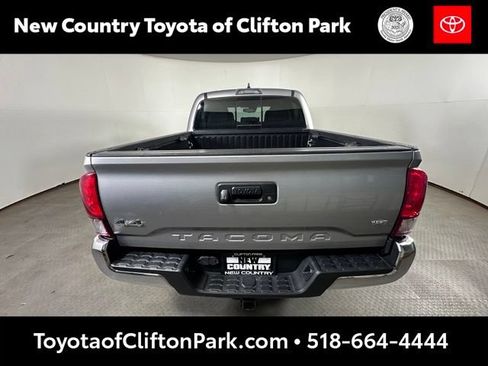 Used 2019 Toyota Tacoma SR5 AWD/4WD image 4