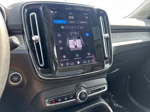 Certified 2023 Volvo XC40 B5 Plus w/ Climate Package AWD/4WD image 20