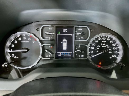 Used 2020 Toyota Tundra SR5 w/ SR5 Leather Package AWD/4WD image 17