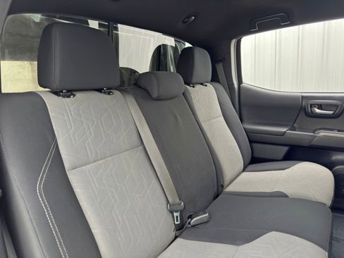 Used 2020 Toyota Tacoma TRD Sport image 31