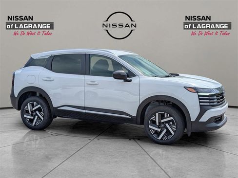 New 2026 Nissan Kicks SV image 4