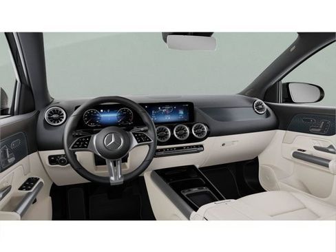 Used 2026 Mercedes-Benz GLA 250 4MATIC image 39
