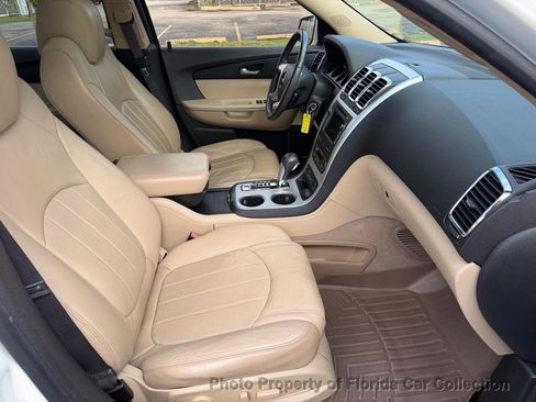 Used 2011 GMC Acadia SLT AWD/4WD image 10