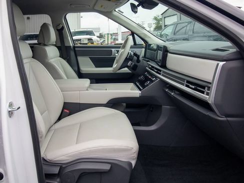 Used 2026 Hyundai Santa Fe SEL FWD image 18