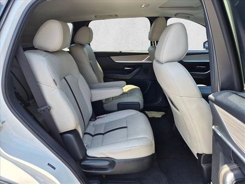 Used 2024 MAZDA CX-90 Plug-In Hybrid w/ Preferred AWD/4WD image 18