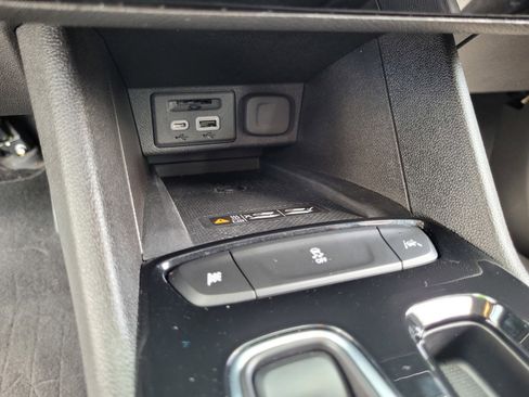 Used 2023 Chevrolet Bolt EUV LT w/ Redline Edition image 19