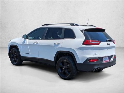 Used 2016 Jeep Cherokee Latitude w/ Cold Weather Group AWD/4WD image 8