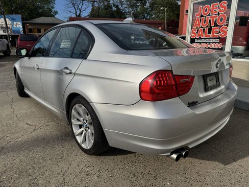 Used 2011 BMW 328i xDrive Sedan AWD/4WD image 6