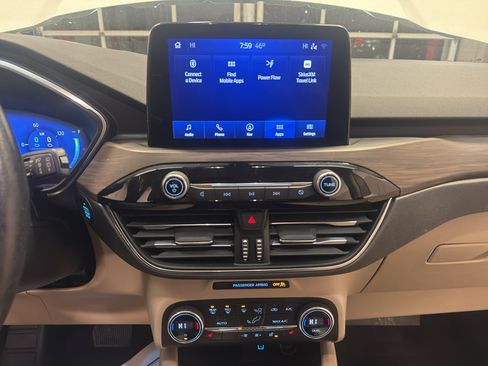 Used 2020 Ford Escape Titanium image 36