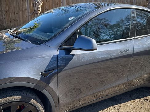Used 2021 Tesla Model Y Long Range image 4