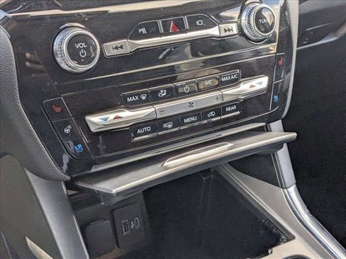 Used 2023 Ford Explorer Limited image 15