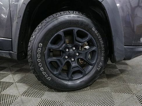 Used 2022 Jeep Cherokee Latitude w/ Sun & Sound Group image 14