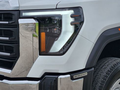Certified 2025 GMC Sierra 2500 Pro w/ 1SA Pro Safety Plus Package AWD/4WD image 8