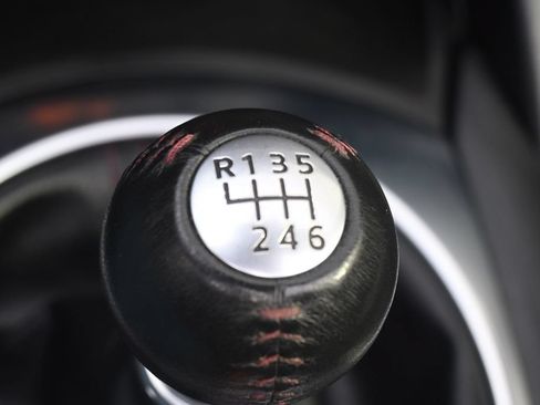 Used 2016 MAZDA MX-5 Miata Sport RWD image 33