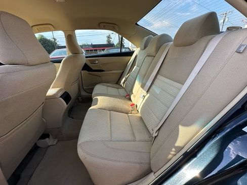 Used 2017 Toyota Camry LE FWD image 13