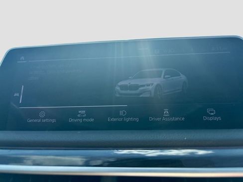 Used 2022 BMW 740i w/ Premium Package RWD image 27