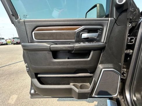 Used 2023 RAM 3500 Laramie AWD/4WD image 36