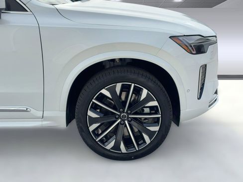 New 2026 Volvo XC90 T8 Plus image 11
