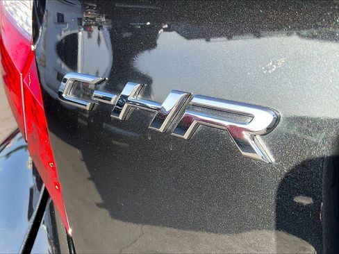 Used 2018 Toyota C-HR XLE image 24