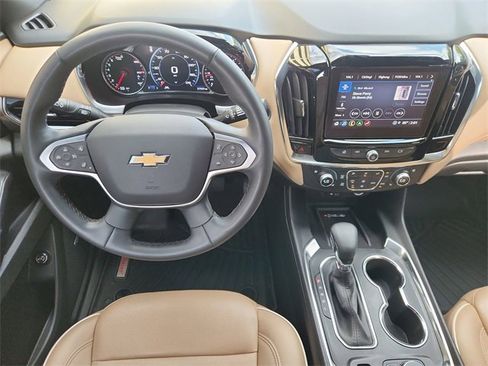 Certified 2023 Chevrolet Traverse Premier image 11