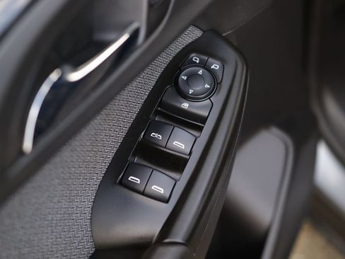 Used 2021 Chevrolet TrailBlazer LT w/ Convenience Package FWD image 23