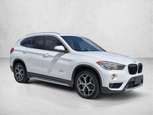 Used 2018 BMW X1 xDrive28i image 3