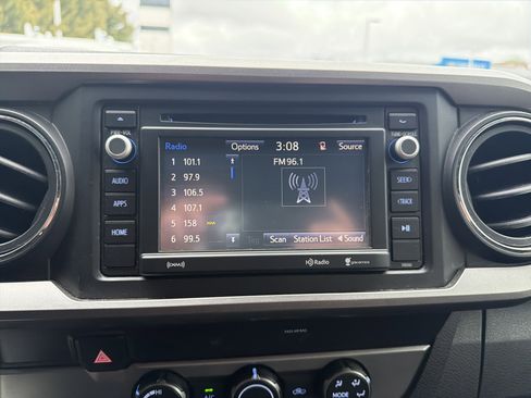 Used 2019 Toyota Tacoma SR5 image 23