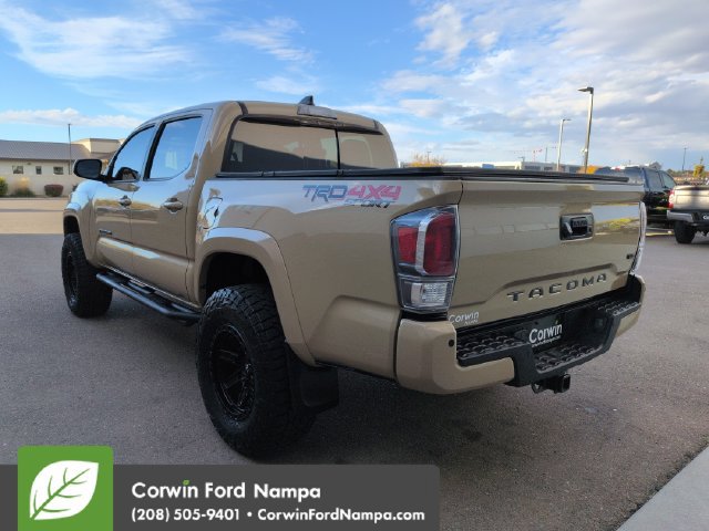 Used 2020 Toyota Tacoma TRD Sport w/ TRD Premium Sport Package AWD/4WD image 5