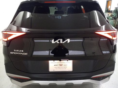 Certified 2024 Kia Sportage EX FWD image 12