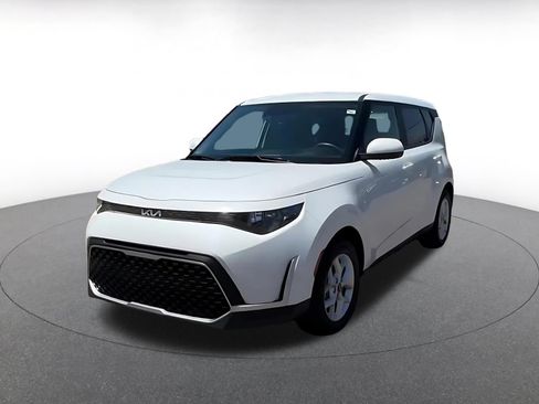Used 2025 Kia Soul LX w/ LX Technology Package FWD image 7