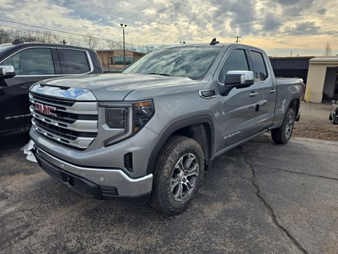New 2026 GMC Sierra 1500 SLE image 4