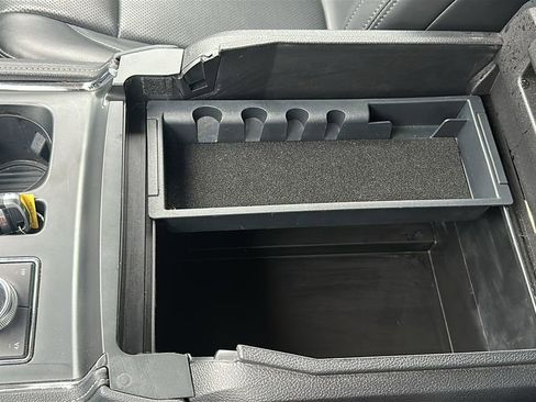 Used 2024 Ford Expedition XLT image 23