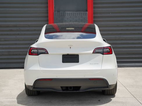 Used 2021 Tesla Model Y Long Range image 6